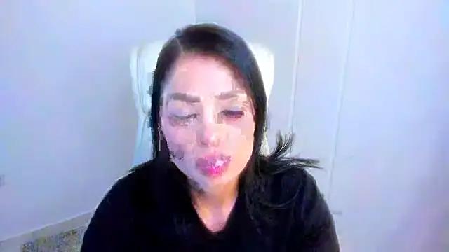 Snapshot of dominique21_ chatting on February 3, 4:54 am dominique21 online show from February 3, 4:54 am