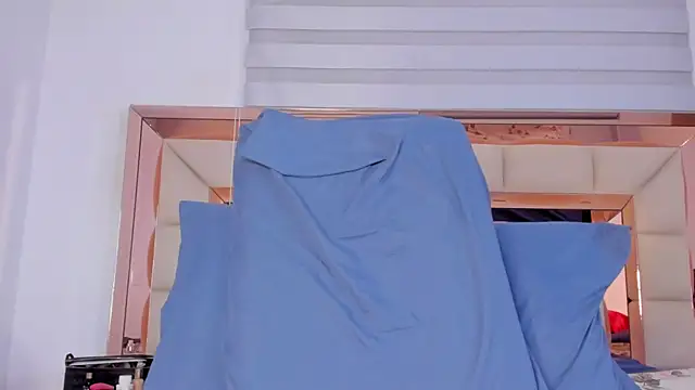 violetta-brown1 online show from March 10, 3:12 am