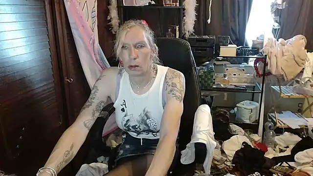 Ombeline1 online show from October 30, 7:10 am