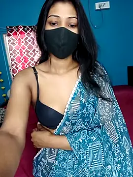 Snapshot of Triha_18 chatting on March 13, 6:05 am Triha 18 online show from March 13, 6:05 am