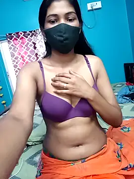 Snapshot of Triha_18 chatting on September 25, 4:49 am Triha 18 online show from September 25, 4:49 am