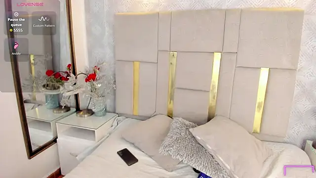 Camilaa Sanchez  online show from October 24, 12:12 pm