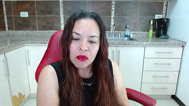 Snapshot of Lizeth_Bels chatting on May 8, 12:27 am Lizeth Bels online show from May 8, 12:27 am