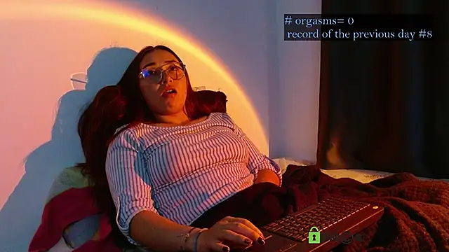 Snapshot of Hot_Candy_ chatting on October 20, 4:13 am Hot Candy online show from October 20, 4:13 am