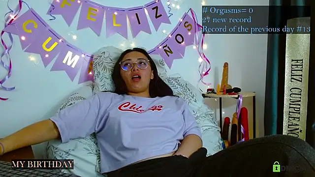 Snapshot of Hot_Candy_ chatting on November 29, 11:08 pm Hot Candy online show from November 29, 11:08 pm