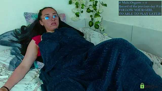 Snapshot of Hot_Candy_ chatting on May 12, 3:03 am Hot Candy online show from May 12, 3:03 am