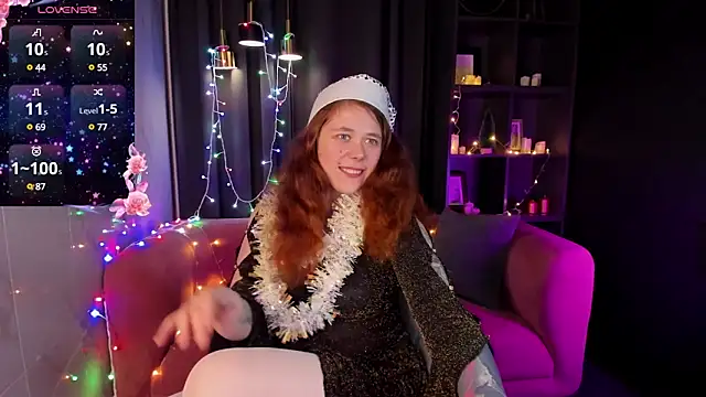 Snapshot of SophiePure chatting on December 25, 2:13 pm SophiePure online show from December 25, 2:13 pm