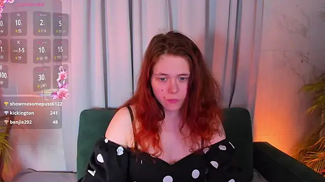 Snapshot of SophiePure chatting on March 20, 2:40 am SophiePure online show from March 20, 2:40 am