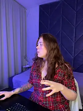 Snapshot of SophiePure chatting on October 23, 8:29 pm SophiePure online show from October 23, 8:29 pm