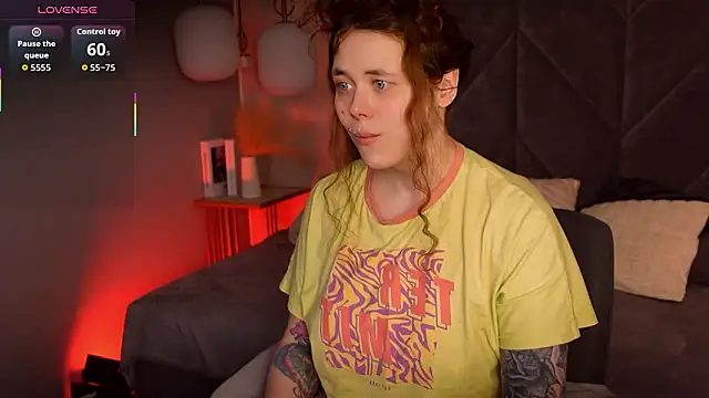 SophiePure online show from March 8, 8:23 pm