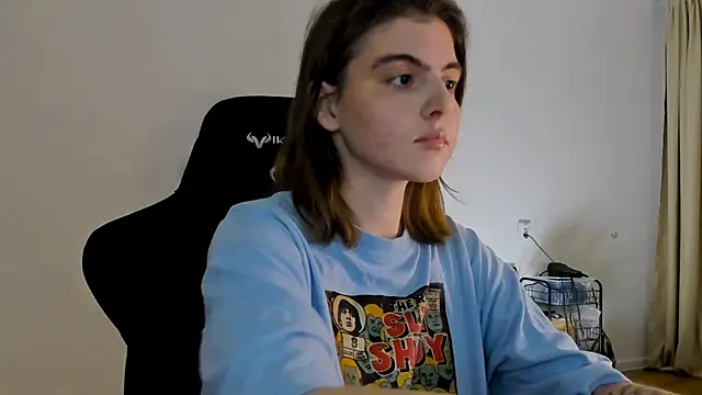 Snapshot of emmamurrr chatting on December 8, 6:39 pm emmamurrr online show from December 8, 6:39 pm