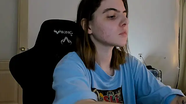 Snapshot of emmamurrr chatting on December 14, 3:25 pm emmamurrr online show from December 14, 3:25 pm