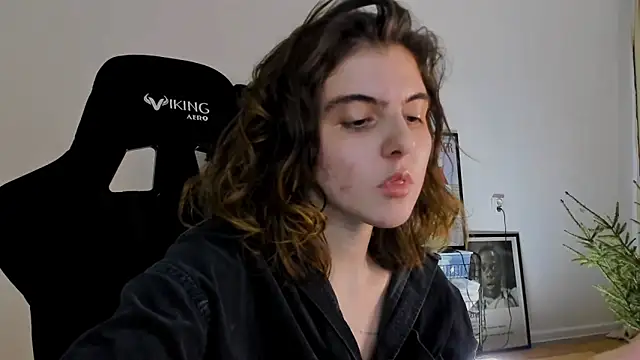 Snapshot of emmamurrr chatting on December 25, 8:28 pm emmamurrr online show from December 25, 8:28 pm