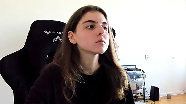 Snapshot of emmamurrr chatting on September 9, 9:53 am emmamurrr online show from September 9, 9:53 am