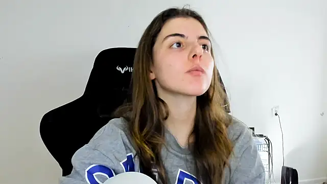 Snapshot of emmamurrr chatting on November 13, 11:20 am emmamurrr online show from November 13, 11:20 am