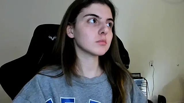 Snapshot of emmamurrr chatting on December 21, 8:49 pm emmamurrr online show from December 21, 8:49 pm