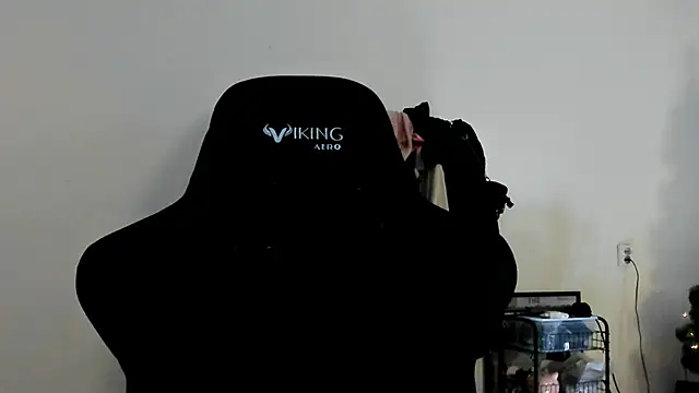 Snapshot of emmamurrr chatting on January 6, 1:37 pm emmamurrr online show from January 6, 1:37 pm