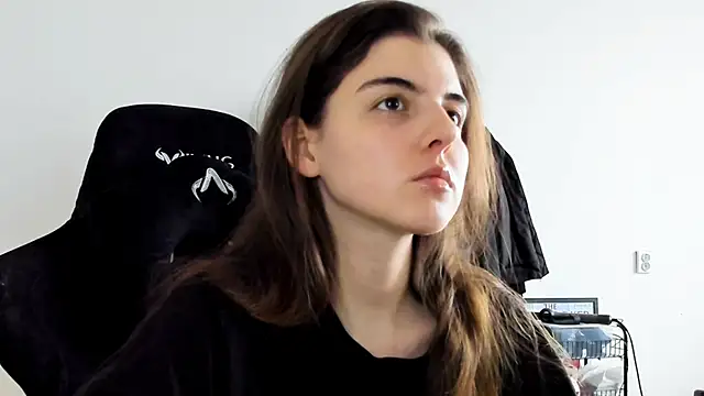 Snapshot of emmamurrr chatting on January 19, 10:08 am emmamurrr online show from January 19, 10:08 am