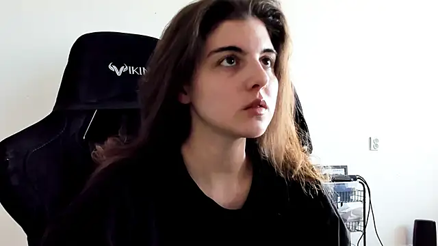 Snapshot of emmamurrr chatting on February 13, 11:50 am emmamurrr online show from February 13, 11:50 am