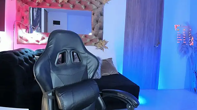 AmelyaMann online show from May 17, 12:45 pm
