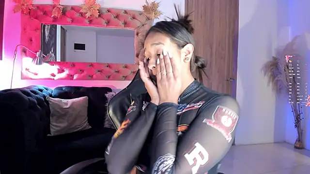 AmelyaMann online show from May 31, 1:07 pm