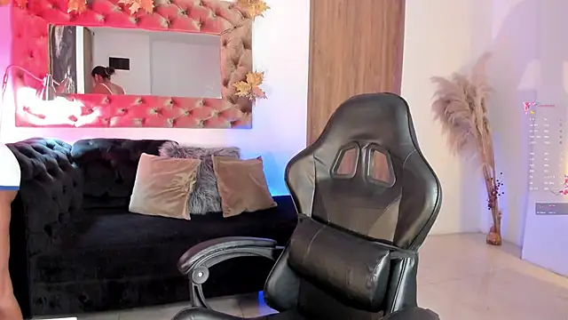AmelyaMann online show from June 19, 1:15 pm