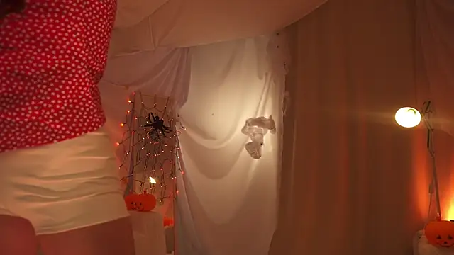 Snapshot of arizonasunrise chatting on October 28, 8:00 pm arizonasunrise online show from October 28, 8:00 pm