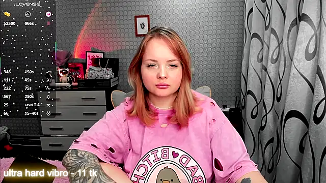 Snapshot of flower_sarah_ chatting on December 1, 7:24 am flower sarah online show from December 1, 7:24 am