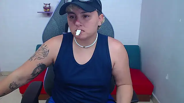 isabeautyx19 online show from February 5, 5:20 am