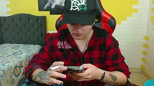 isabeautyx19 online show from March 3, 5:57 am