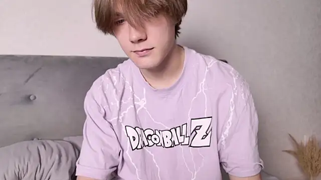 callmenineoneseven online show from October 1, 7:20 pm