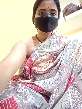 Snapshot of Mamta_Chaterjee chatting on December 3, 3:52 am Mamta Chaterjee online show from December 3, 3:52 am