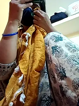 Snapshot of Mamta_Chaterjee chatting on December 28, 2:43 am Mamta Chaterjee online show from December 28, 2:43 am