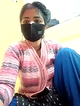 Snapshot of Mamta_Chaterjee chatting on January 24, 2:18 am Mamta Chaterjee online show from January 24, 2:18 am