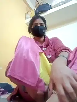 Snapshot of Mamta_Chaterjee chatting on February 4, 2:17 am Mamta Chaterjee online show from February 4, 2:17 am