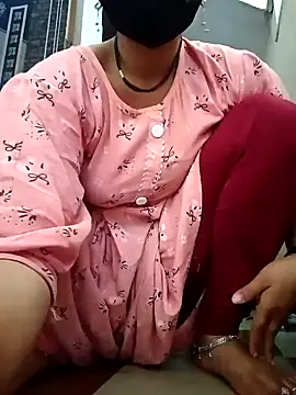 Snapshot of Mamta_Chaterjee chatting on February 15, 5:41 am Mamta Chaterjee online show from February 15, 5:41 am