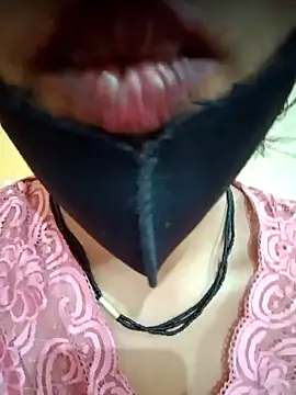 Snapshot of Mamta_Chaterjee chatting on March 22, 2:16 am Mamta Chaterjee online show from March 22, 2:16 am