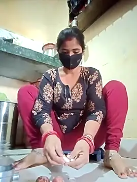 Snapshot of Mamta_Chaterjee chatting on October 9, 2:20 am Mamta Chaterjee online show from October 9, 2:20 am