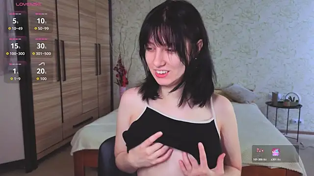 JulisSweet online show from October 17, 9:23 am