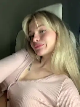 Snapshot of Vladamais chatting on February 13, 6:59 pm Vladamais online show from February 13, 6:59 pm