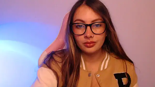 Snapshot of lalawhitte chatting on November 13, 12:26 pm lalawhitte online show from November 13, 12:26 pm