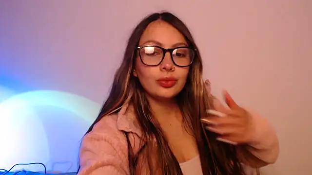 Snapshot of lalawhitte chatting on November 25, 9:48 pm lalawhitte online show from November 25, 9:48 pm