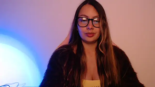 Snapshot of lalawhitte chatting on December 1, 9:53 pm lalawhitte online show from December 1, 9:53 pm