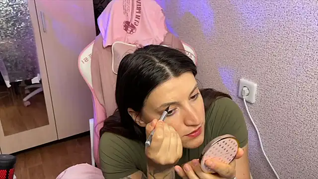 Snapshot of Katrin__kiss chatting on May 2, 6:24 pm Katrin kiss online show from May 2, 6:24 pm