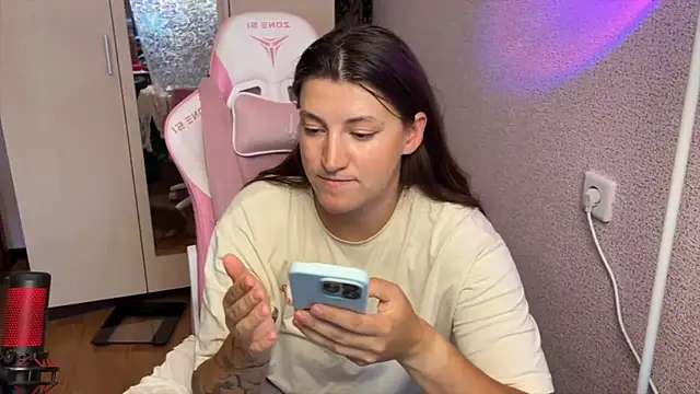 Snapshot of Katrin__kiss chatting on July 6, 3:47 pm Katrin kiss online show from July 6, 3:47 pm