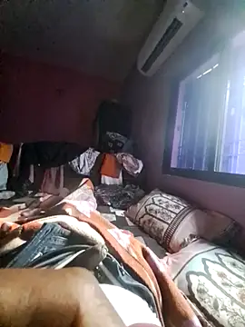 Snapshot of ind_hero chatting on October 8, 9:18 am ind hero online show from October 8, 9:18 am