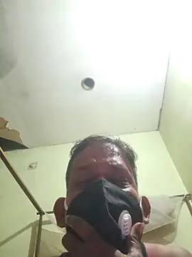 Snapshot of ind_hero chatting on October 8, 9:23 pm ind hero online show from October 8, 9:23 pm