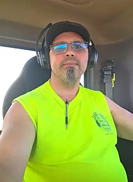 KrazyLegz online show from October 11, 7:01 pm