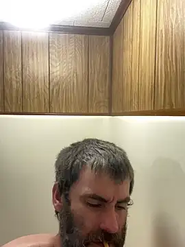 Snapshot of bigJohnson223 chatting on March 18, 4:04 am bigJohnson223 online show from March 18, 4:04 am