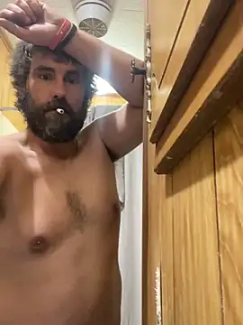 Snapshot of bigJohnson223 chatting on October 27, 7:34 am bigJohnson223 online show from October 27, 7:34 am